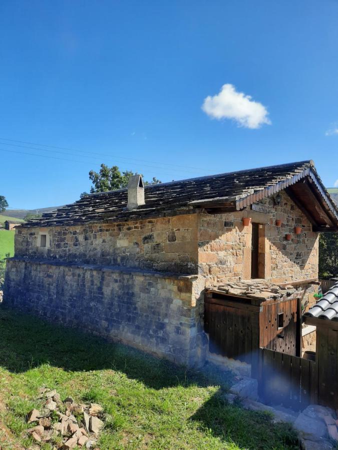 Cabana Pasiega La Quemada San Pedro Del Romeral Bagian luar foto